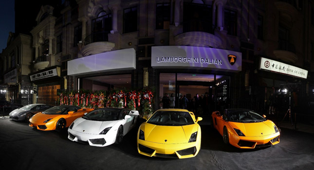 Lamborgini - salon-Lamborghini-2.jpg