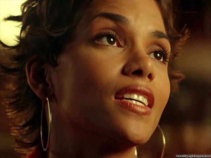 halle berrry - halle_berry_076.PNG