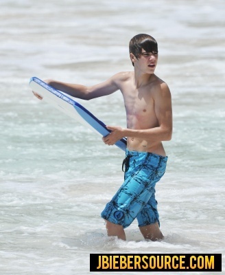 vacation - Justin-Bieber-in-Barbados-justin-bieber-14881133-328-400.jpg