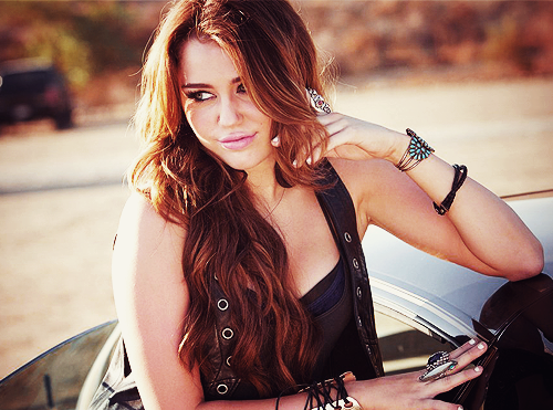 Miley Cyrus - MileyCyrustumblr_l9p4m7dwDo1qb3vxao1_500.png