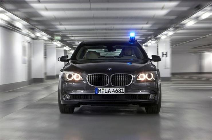 BMW  opancerzona odmiana Serii 7 - 1ae0b25db6b2f8f4dd62a1613ce3be6e,21,1.jpg