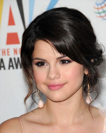 Selena Gomez - 5702074.jpg