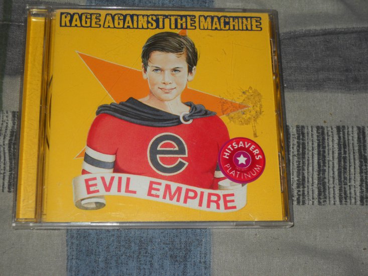 Rage_Against_The_Machine-Evil_Empire-1996-HiTS_iNT - 00-rage_against_the_machine-evil_empire-1996-front-hits_int.jpg