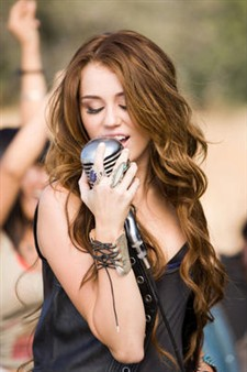 Miley Cyrus - untitled.bmp