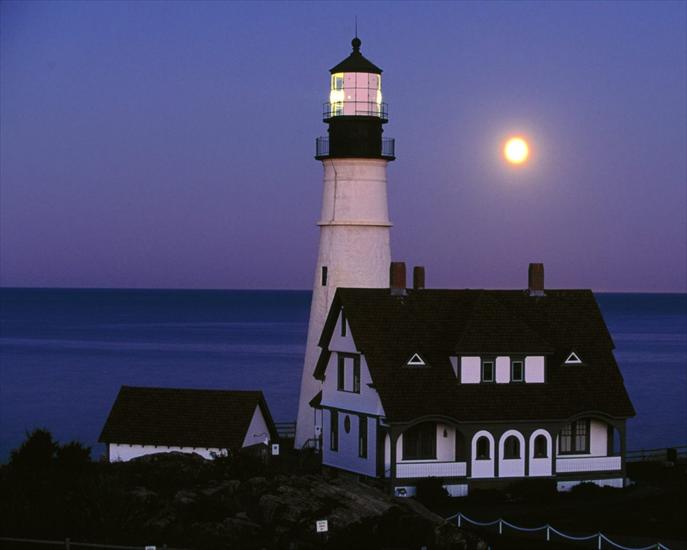 Moon-rise-over-portland-head-lighthouse--portland--maine-wallpaper_1280x1024.jpg