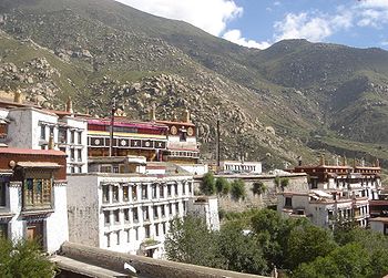 świątynie - Drepung Klasztor tybetański.jpeg