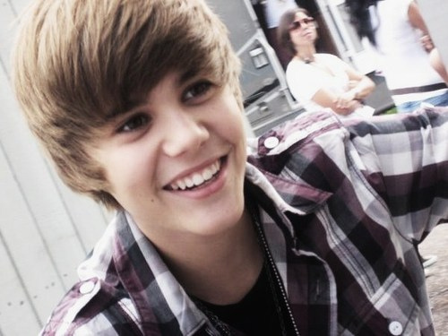 Justin Bieber - Justin-Bieber-Grammys.jpg