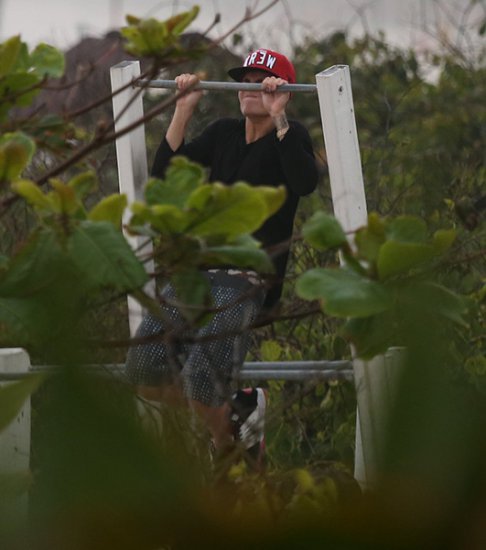  Justin w Rio De Janerio - trht.jpg