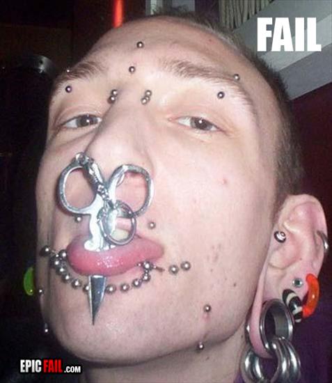 Zdjęcia Fail  Plik Rar - wtf-fail-piercings-tongue-scissor.jpg
