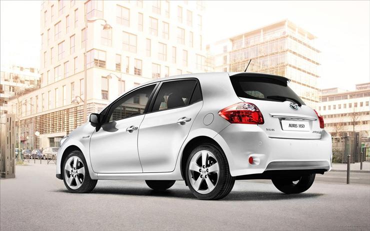 Samochody - Toyota-Auris-HSD-2011-widescreen-03.jpg