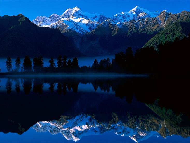 Super tapety 40 - Lake-Matheson-Reflects-Mount-Tasman-and-Mount-Cook_New-Zealand.jpg