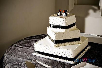 dekoracje kwadratowych tortów weselnych - 1 25.jpg