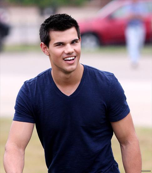 Taylor Lautner - 009.jpg