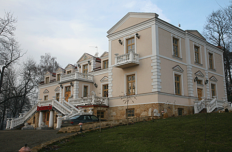 Pałace w Polsce - pałac Tarnowskich.gif
