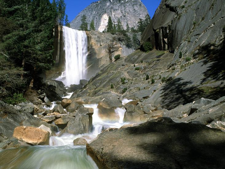Natura - Vernal Falls, Yosemite National Park, California.jpg