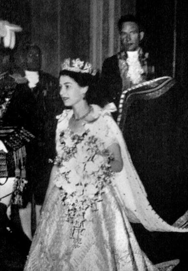 Koronacja - The Queen Leaves Buckingham Palace - London 1953 - Spirit of England - Monarchy - Peter Crawford.jpg