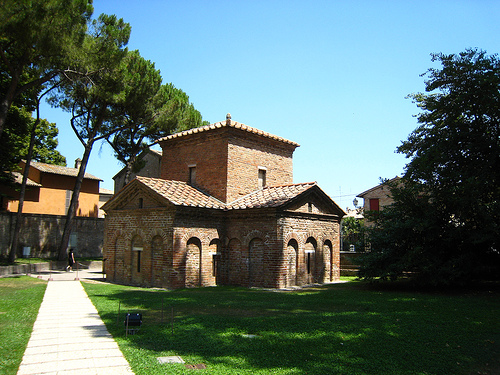 Ravenna - Oratory of Galla Placidia exterior.jpg
