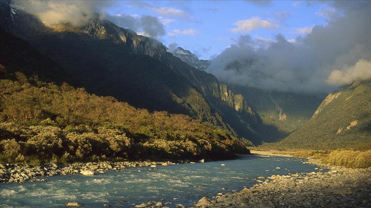 tapety na kompa - Copland River Above Welcome Flats, Westland National Park, New Zealand.jpg
