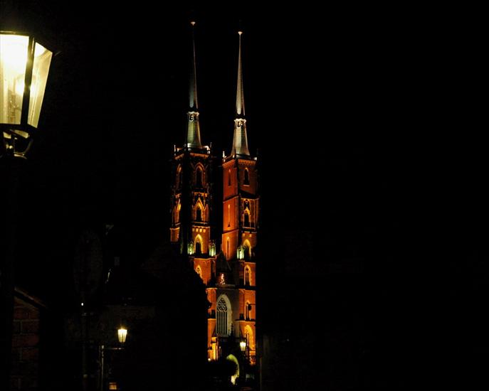 Ostrów Tumski - Wroclawska Katedra noca-Vrotslav Cathedral by night.jpg