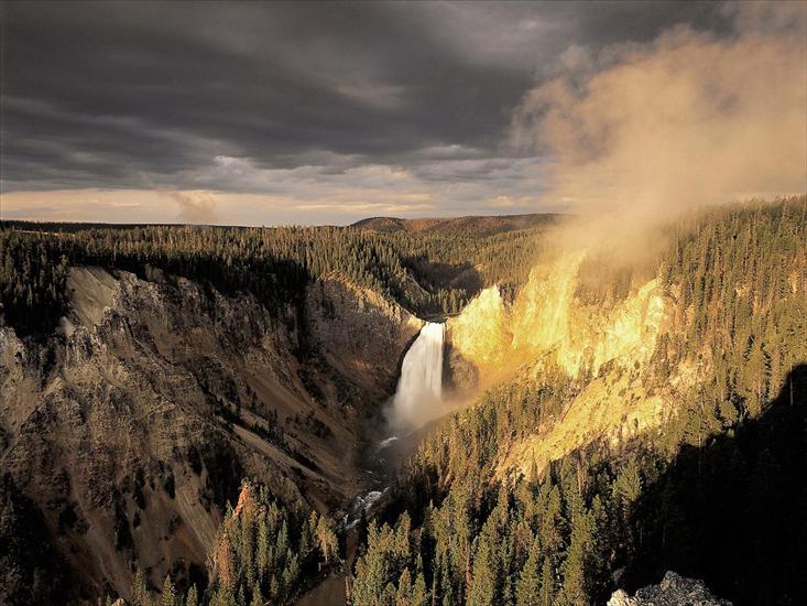 Krajobrazy różne - Yellowstone-National-Park,-Wyoming.jpg