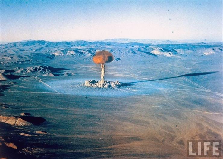 Zdjęcia Militaria - Testy nuklearne.jpg