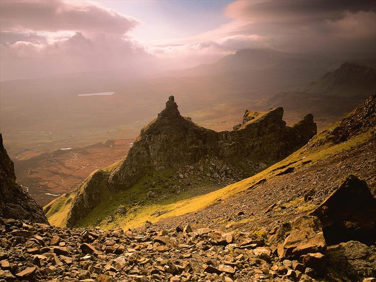 tapety1 - Quaraing Skye, Hebrides, Scotland.jpg