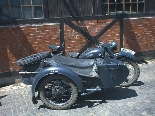MOTORY, MOTOCYKLE, MOTOROWERY - M72 przerobiona na wermachtowski motocykl BMW R71.jpeg