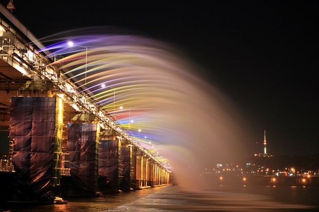    FONTANNY - Banpo Bridge Fountain, Seul, Korea Południowa.jpg