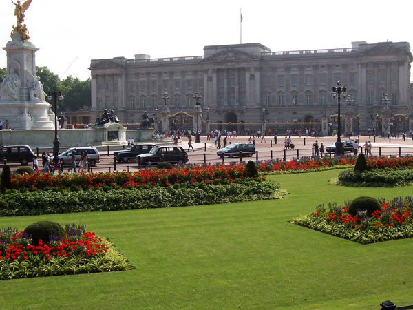 Palace of Westminster - siedziba brytyjskiego parlamentu - Buckingham-Palace-Westminster-London.jpg