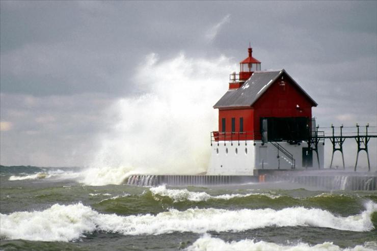 Webshots Collections - High Tide, Grand Haven Lighthouse, Michigan  SuperStock, Inc..jpg