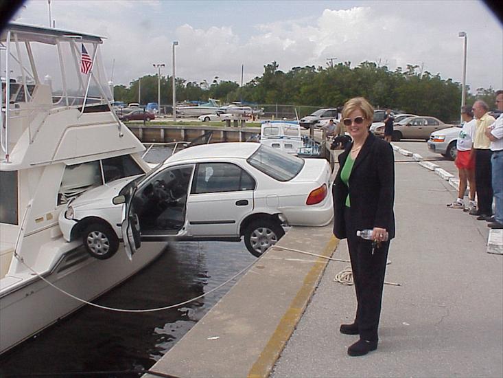 śmieszne - blondie-parking.jpg