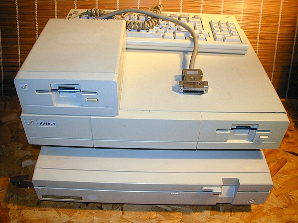 Amiga 1000 - a1000 fdd2.jpg